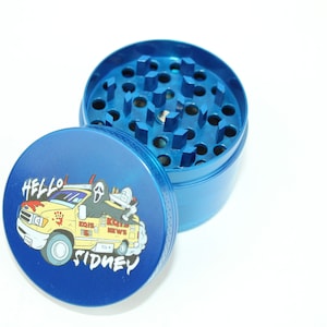 Race to Grind: The Four Piece Grinder Which Comes with Fast USA Shipping