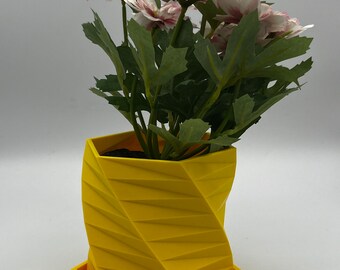 Geometric Plant Pot with Drain Holes + Drip Tray / 3D Printed Plant Pot / Desk Plant / Small Plant Holder / Gardening / Desk Organizer