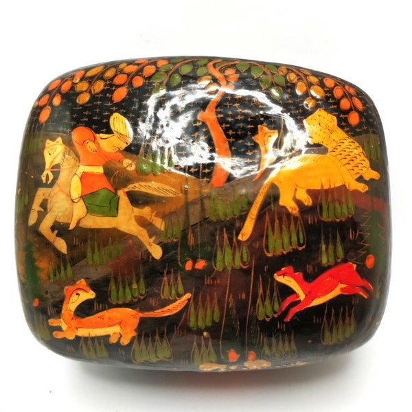 Vintage Papier Mache Lacquer Box Indian Hunting Scene Trinket Box with Lid