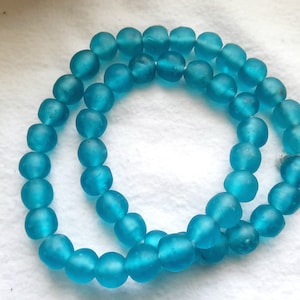 Chaînes de perles de verre faites à la main de 9 mm de large X 50+ pièces par chaîne