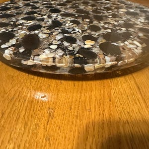 Handmade Resin Lazy Susan: Coastal Beach Decor with Natural Rocks
