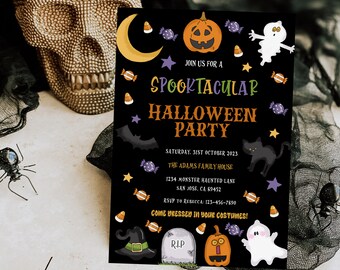 Könnte beinhalten: Eine schwarze und orangefarbene Halloween-Partyeinladung mit einem gruseligen Thema. Die Einladung zeigt einen Cartoon-Geist, einen Kürbis, eine Fledermaus und Süßigkeiten. Der Text lautet "Join us for a Spooktacular Halloween Party".