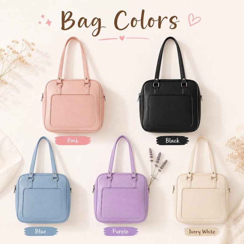 Puede incluir: Imagen que muestra cinco bolsos cuadrados en varios colores: rosa, negro, azul, morado y blanco marfil. Cada bolso tiene un asa superior y un bolsillo frontal. El texto "Bag Colors" se muestra en la parte superior.