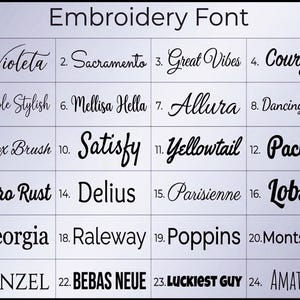 K&ouml;nnte beinhalten: Ein Raster mit 24 verschiedenen Stickschriften, jede mit einem einzigartigen Stil. Die Schriftarten reichen von eleganten Skripten wie "Violeta" und "Sacramento" bis hin zu k&uuml;hnen, modernen Optionen wie "Lobster" und "Bebas Neue". Der Titel "Embroidery Font" steht oben.