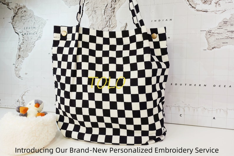 Personalisierte Cord Plaid Einkaufstasche: Gestickte Initiale, Laptop-kompatibel Bild 2