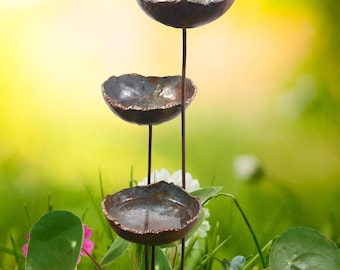 Decorazione da giardino arrugginita, abbeveratoio per uccelli, abbeveratoio per api, abbeveratoio per insetti, paletto da giardino in metallo per impollinatori e regalo per il giardino