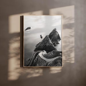 Muelle de Dunquin, Dingle, condado de Kerry, Irlanda / Impresión de arte mural con fotografía irlandesa en blanco y negro / Decoración de pared costera