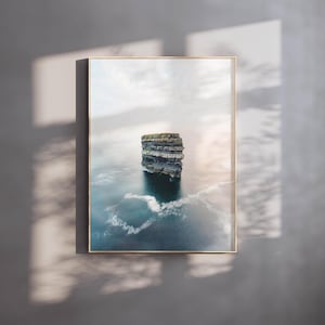 Downpatrick Head, Co. Mayo, Irlanda / Impresión de arte mural con fotografía costera / Arte para sala de estar / Regalo de inauguración de la casa