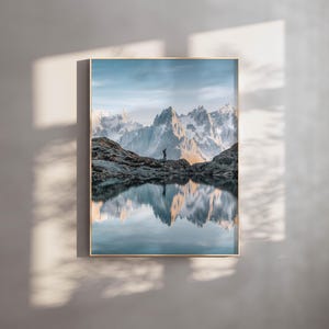 Wanderer am Lac Blanc, Chamonix, Französische Alpen, Frankreich | Berg Fotografie Wand Kunst Druck | Einweihungsgeschenk