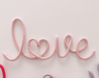 Amour (coeur) - Décoration murale, Enseigne personnalisée, Décor pastel de la Saint-Valentin, Cadeau de la Saint-Valentin pour filles Accrochage mural | Cadeau pour elle| Cadeau pour lui