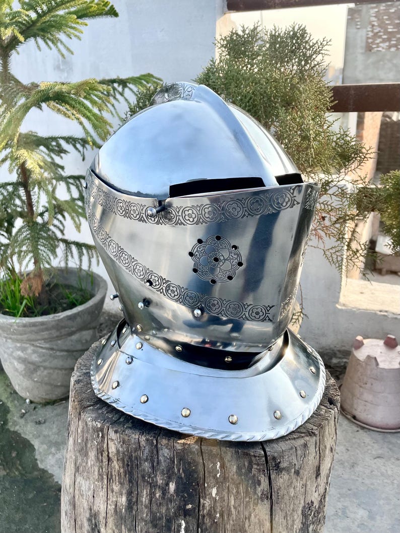 Authentic Knight's Helmet – Handcrafted Medieval Steel Armor for Roleplay & Display Silver