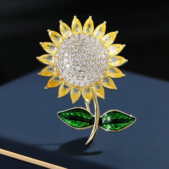 14K Gold Flower Brooch Pins, Craft Luxury Sunflower Gold Brooch Pin for  Chic Spring and Summer Outfits, Brooch Pins for Women Fashion -  Sweden