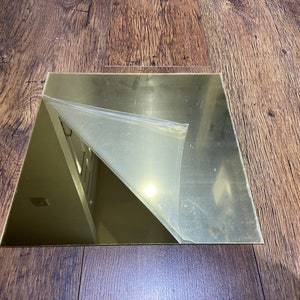 Gold acrylic mirror sheet. 400x400x2,6 mm