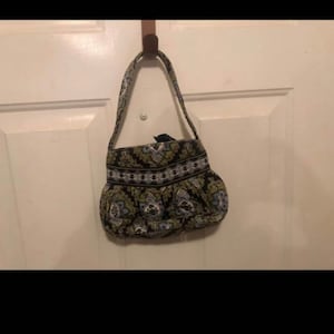 Bolso de hombro pequeño con estampado retirado en azul y verde de Vera Bradley Retired.
