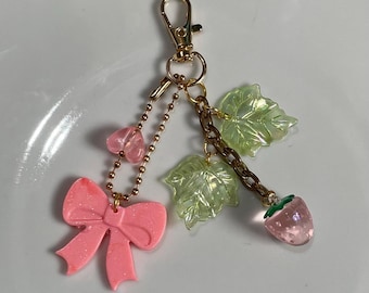 Bijou de sac/porte-clés simple nœud rose et fraise