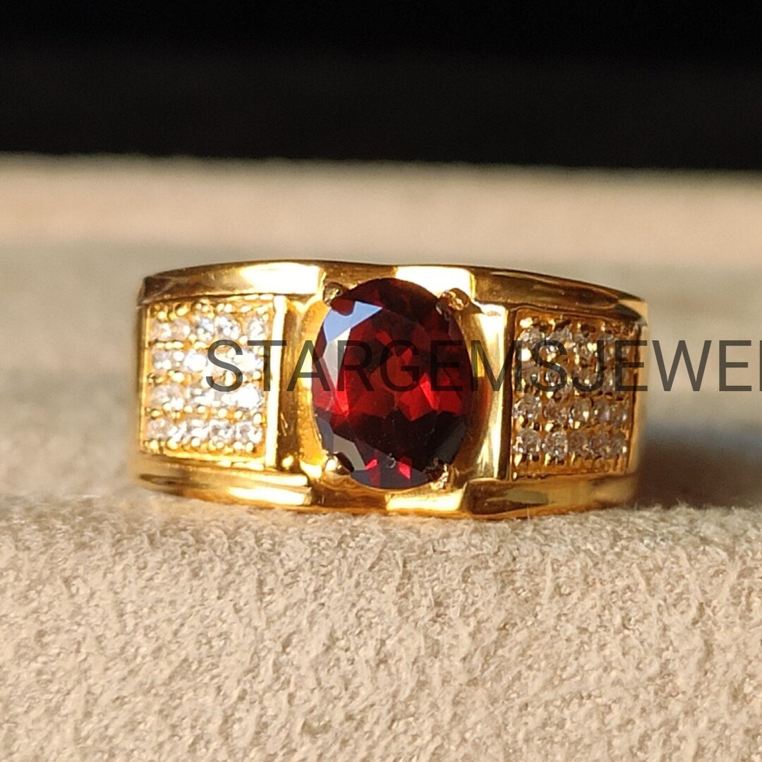 Mens 3 Red Garnet Stone 9ct Gold Ring With side engraving design