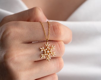 Dainty Snowflake Necklace Minimalist Gold Snowflake Handmade Necklace Jewelry Christmas Gift For Women