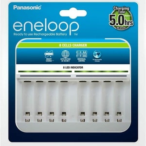 Panasonic eneloop Smart 8 Ladegerät für 1-8 aa/ aaa ni-mh Batterien, mit 8 LED-Anzeigen und 9 Sicherheitsfunktionen (UK-Stecker)