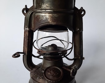 Vintage EMBURY No. 1 Little Air Pilot Oil Kerosene Lantern Lamp