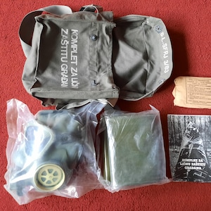 Máscara de gas protectora yugoslava M-1 KIT DE PROTECCIÓN PERSONAL