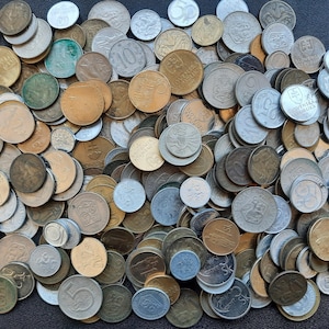 1 kilogram of coins of Czechoslovakia, the Czech Republic, and Slovakia