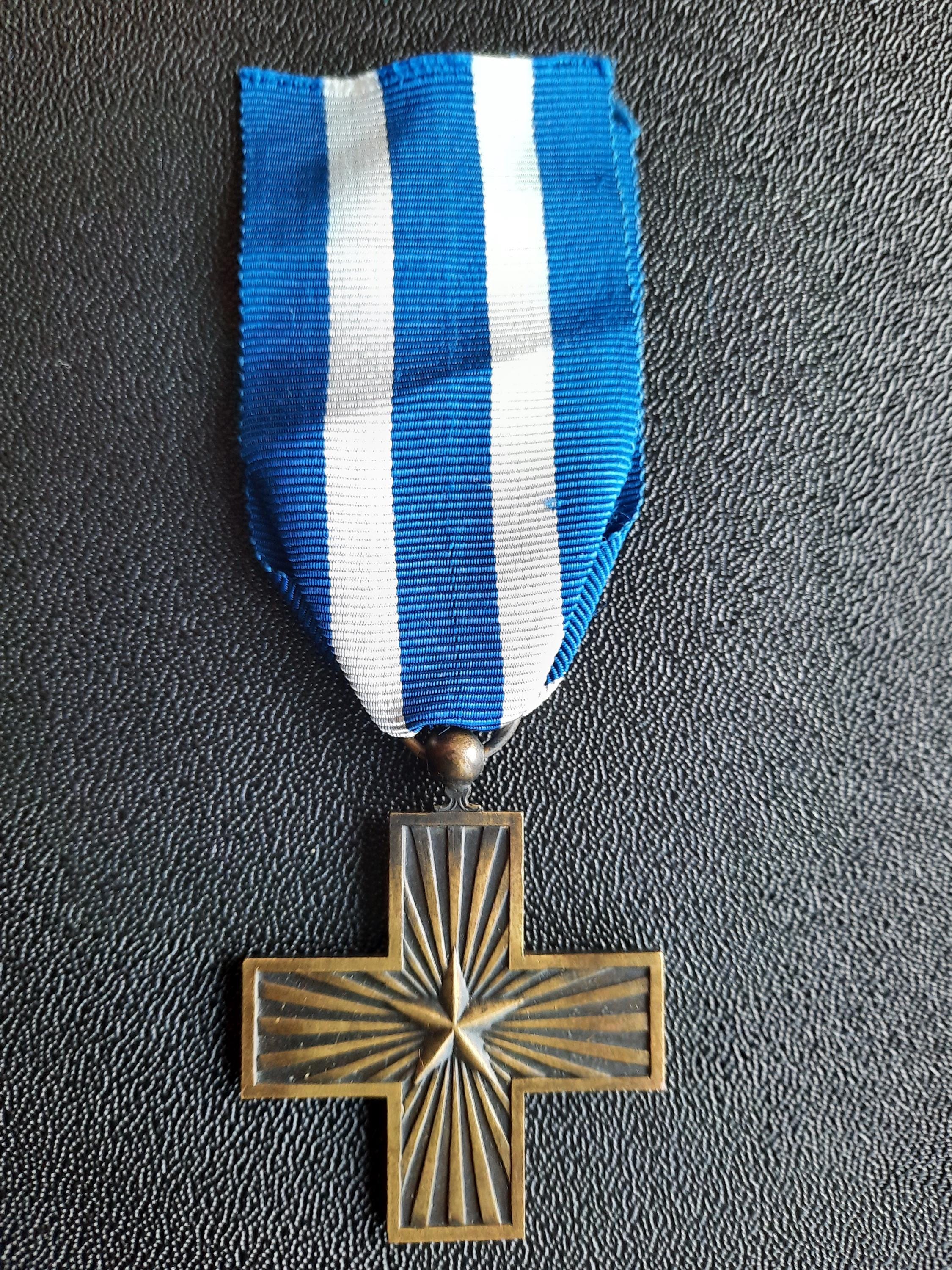 イタリア軍事勲章 - 戦争功労十字章 - Etsy 日本
