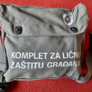 Máscara de gas protectora yugoslava M-1 KIT DE PROTECCIÓN PERSONAL