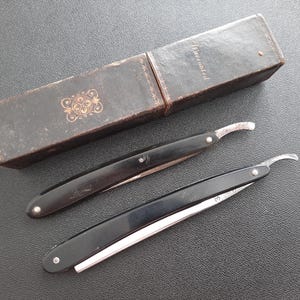 Vintage pair of straight razors