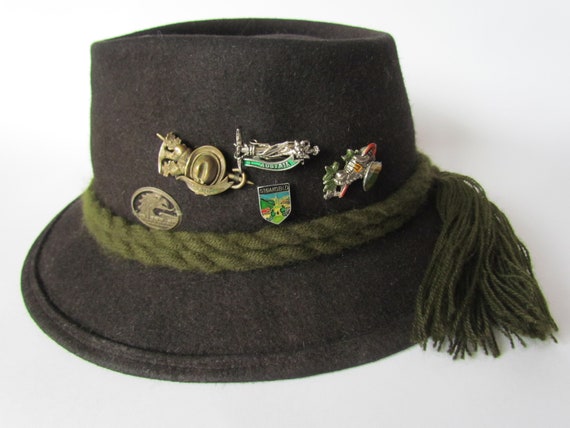 Chapeau Tyrolien Autrichien Vintage Avec 22 Insignes émaillés - Années 70 - Livraison Gratuite