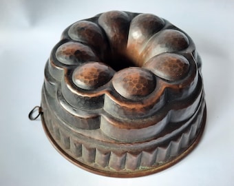 Antike kupfergeschmiedete Backform, innen mit Zinn ausgekleidet - d-25 cm