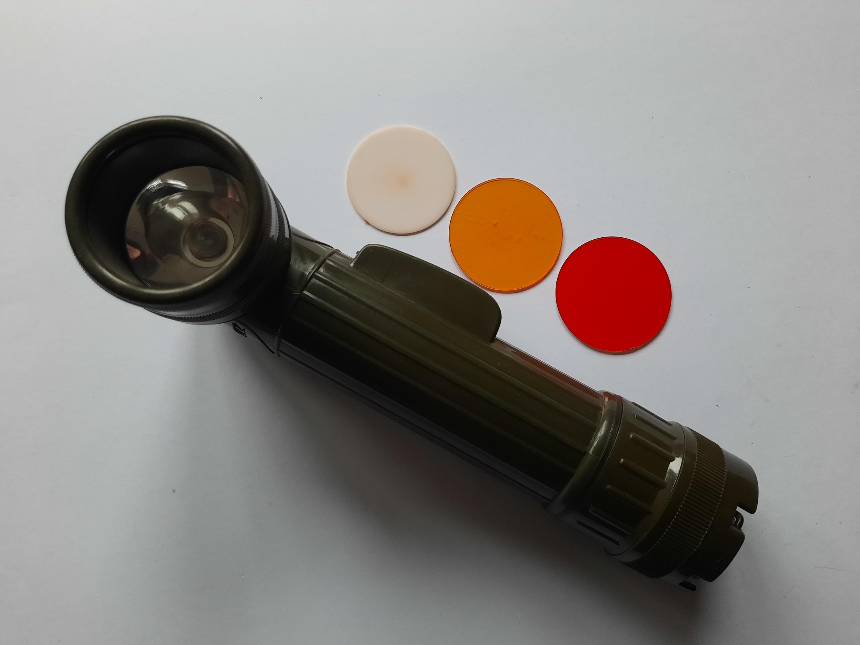アメリカ - オリジナルの軍用懐中電灯 - Etsy 日本