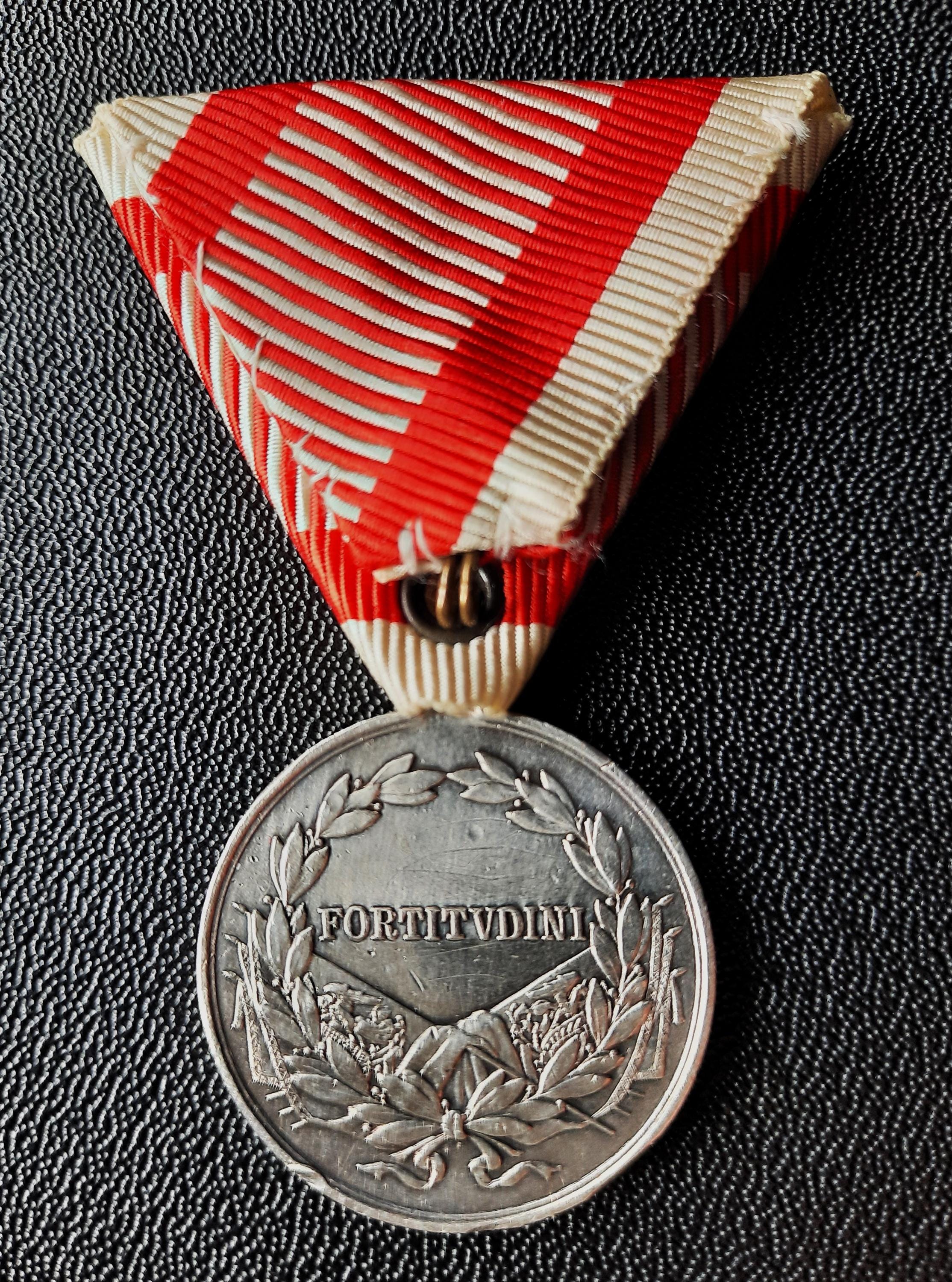 オーストリア軍 記念メダル オーストリア軍事勇敢勲章 銀賞 - FORTITVDINI 2級 - Etsy 日本