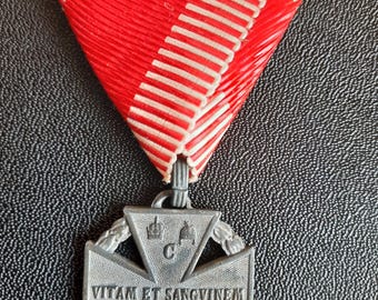 オーストリア帝国　オーストリア軍　勲章　軍事功労十字章　1等 オーストリア勲章 カール部隊十字章 第一次世界大戦 - Etsy 日本