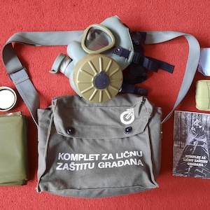 Masque à gaz de protection yougoslave M-1 komplet za licnu zastitu GRADANA