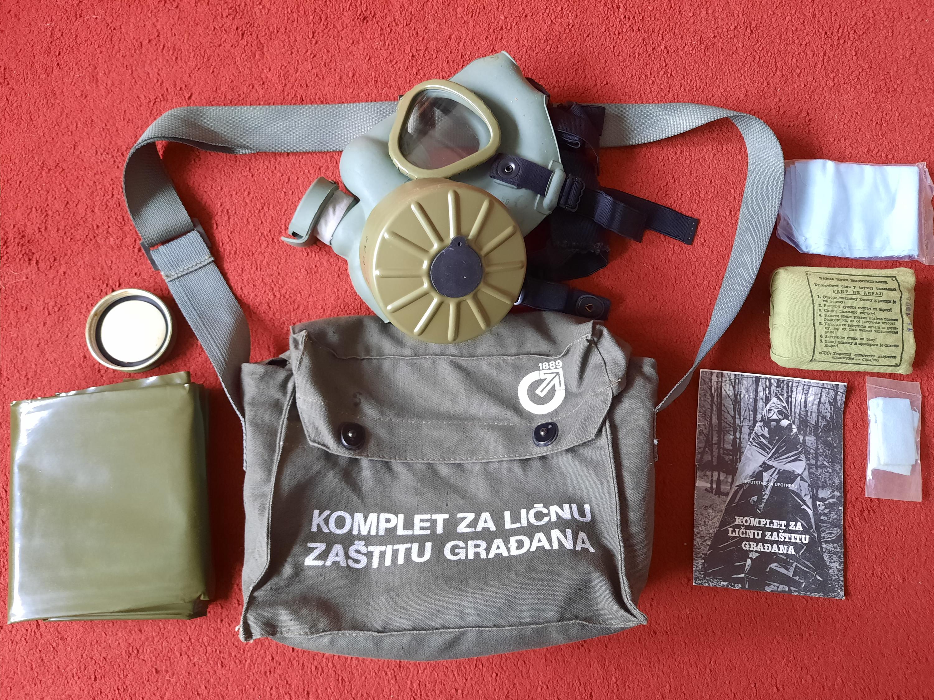 Yugoslav Protective Gas Mask M-1 Komplet Za Licnu Zastitu GRADANA 