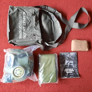 Máscara de gas protectora yugoslava M-1 KIT DE PROTECCIÓN PERSONAL