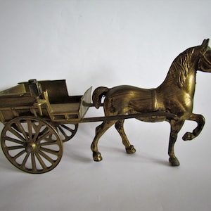Vintage Bronze Figur - ein Pferd an einen Wagen gespannt