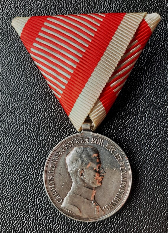 オーストリア軍事勇敢勲章 銀賞 - FORTITVDINI 2級 - Etsy 日本