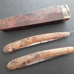 Vintage pair of straight razors