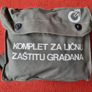Máscara de gas protectora yugoslava M-1 KIT DE PROTECCIÓN PERSONAL