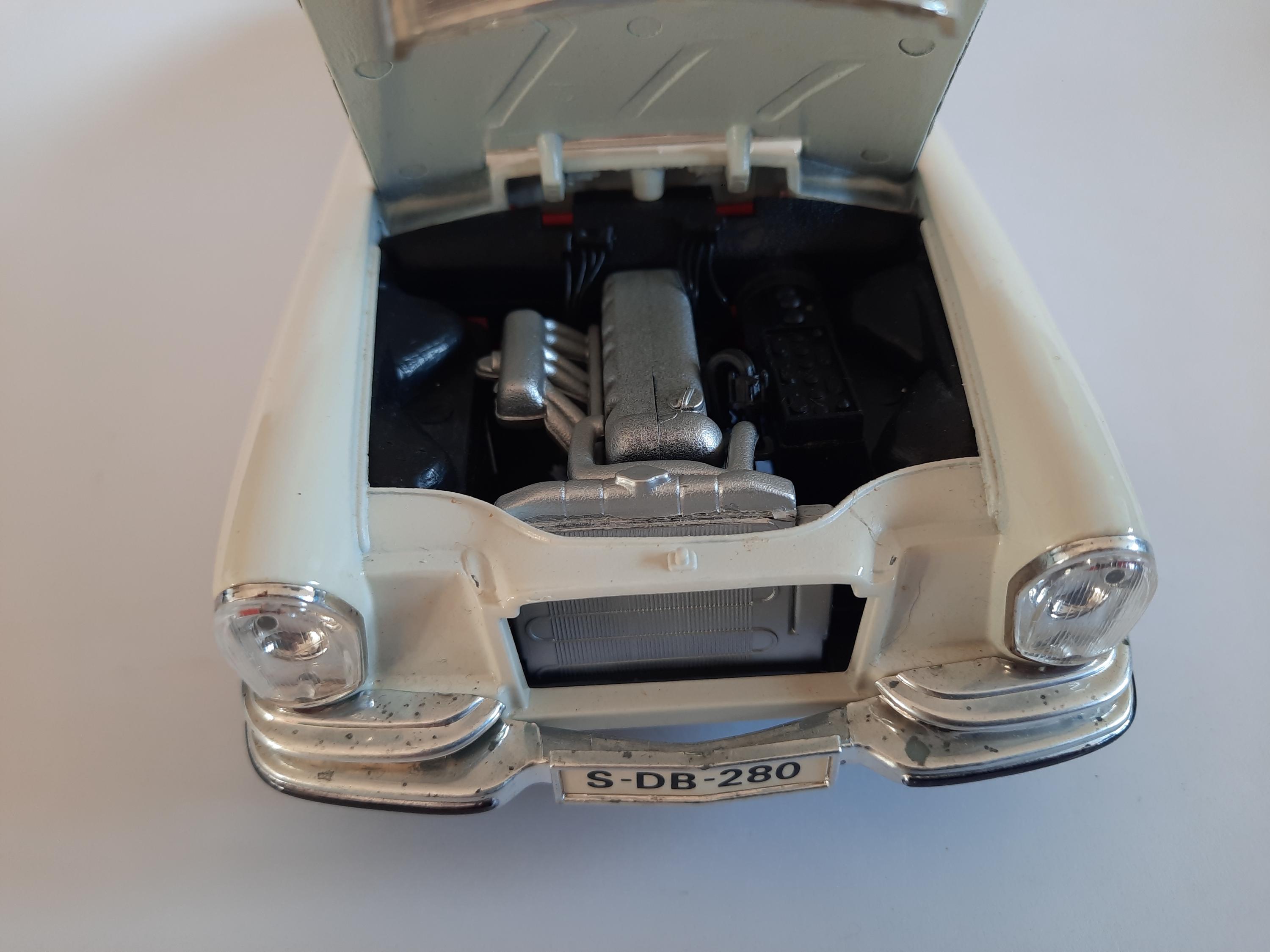 Acheter Modèle de voiture de luxe moulé sous pression Benz S650 V12 à l