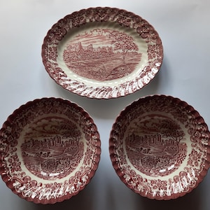 Vintage Set Fat 30*24 cm + 2 skålar 22,5 cm. Gamla lantliga slott