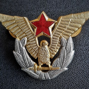 Insignia de gorra de la Fuerza Aérea Yugoslava