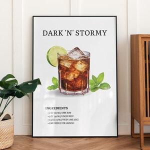 Arte de pared de cóctel, decoración de bar oscuro y tormentoso, descarga digital, póster de cóctel imprimible para carrito de bar, arte de pared o regalo de bar en casa para un amigo