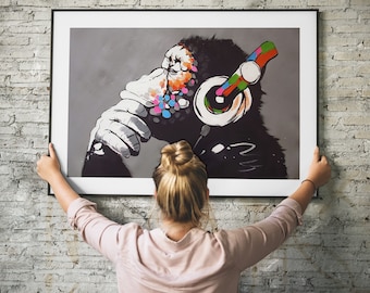 Poster stampabile di Banksy DJ Monkey, stampa digitale di Banksy per decorazioni murali, decorazione murale di Banksy Monkey, download digitale di poster di Banksy, famosa arte