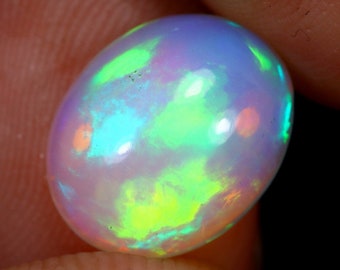 Natürlicher äthiopischer Welo Opal,  11.1 x 8.9 x 4.7mm, 2.24 Karat