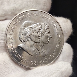 銀貨　イギリス　チャールズ皇太子 ダイアナ妃 御成婚記念 1981年 3dfbc79e650ceb35ee1149f51d0274