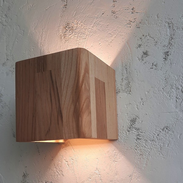 Oak wall lamp, Bedside wood light, Natural oak sconce, Deckenlampe, Eichen-Wandlampe, Modern wood sconces, 120x120x120mm (5x5x5in)