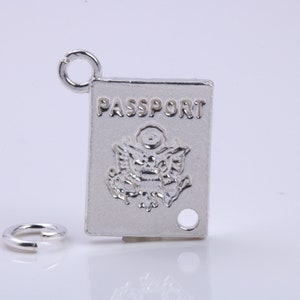 Paspoort charm, traditionele charme, gemaakt van massief 925 grade sterling zilver, compleet met bevestigingslink