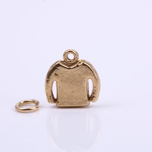 Jumper Charm, Traditional Charm, Made from Solid 9ct Yellow Gold, British Hallmarked, Complete with Attachment Link
